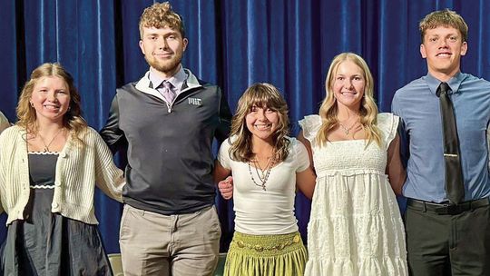 Bridgeport Alumni Association presents scholarships for 2026