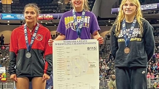 Bridgeport’s Menke makes history as a state wrestling champion