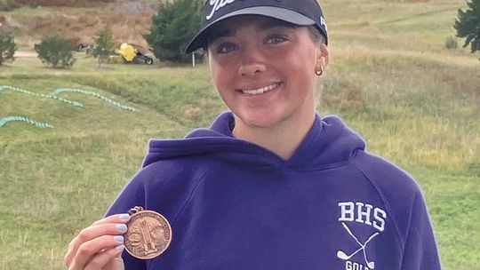 Harless caps dominating season with third-place medal at state golf tourney