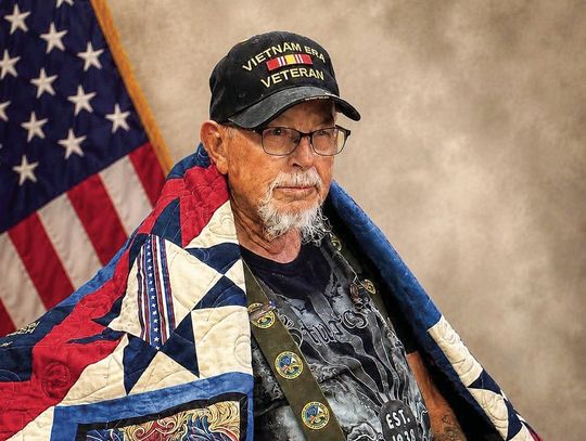 Bateman presented with Quilt of Valor