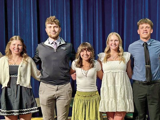 Bridgeport Alumni Association presents scholarships for 2026