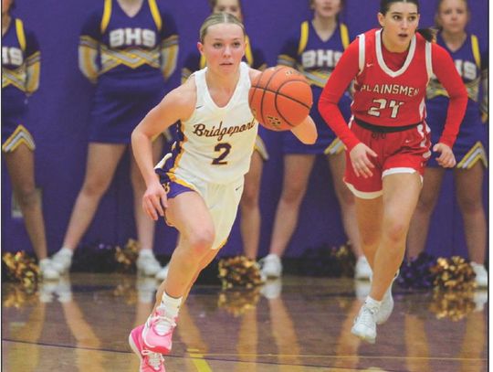 Bridgeport hoops teams register wins in opening weekend