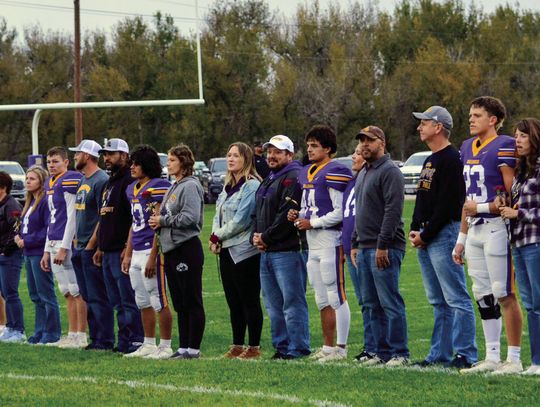 Bulldogs knock off unbeaten Hemingford to win another district title