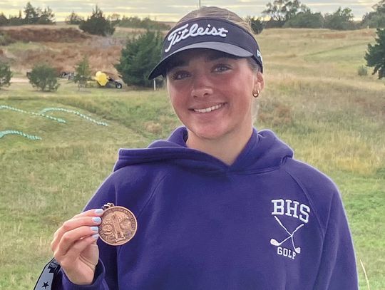 Harless caps dominating season with third-place medal at state golf tourney