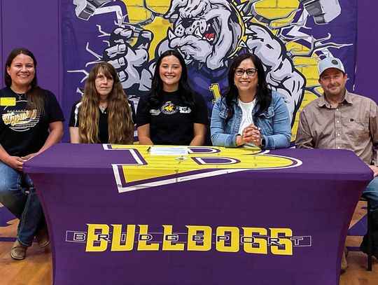 Kelsie McVicker signs with Eastern Wyoming College Livestock Judging and Show Teams