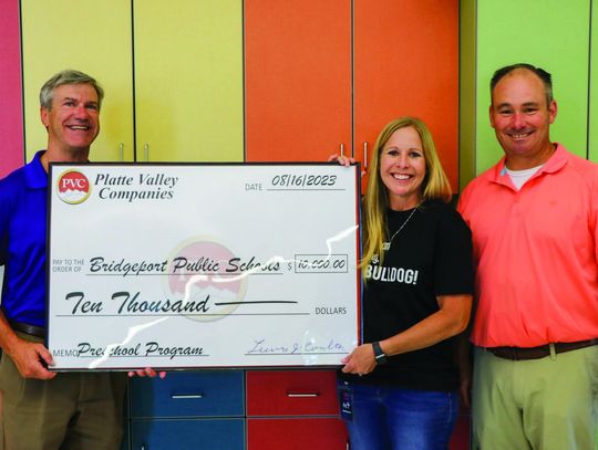 Platte Valley Bank donates to Bridgeport playground project