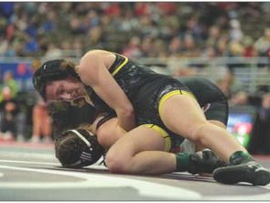 Two Bridgeport girls wrestle at state