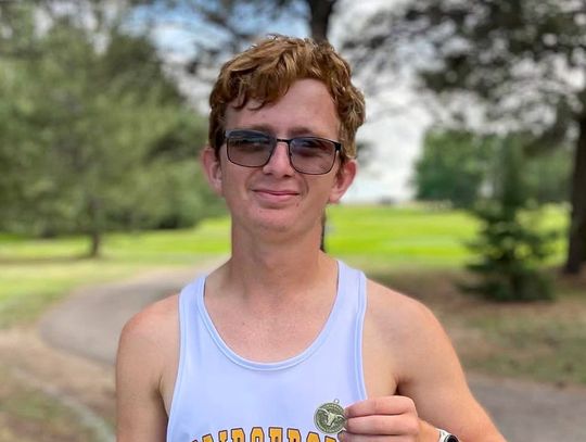Varner wins cross country title in Kimball; Bulldog golfers compete at Mitchell Invite