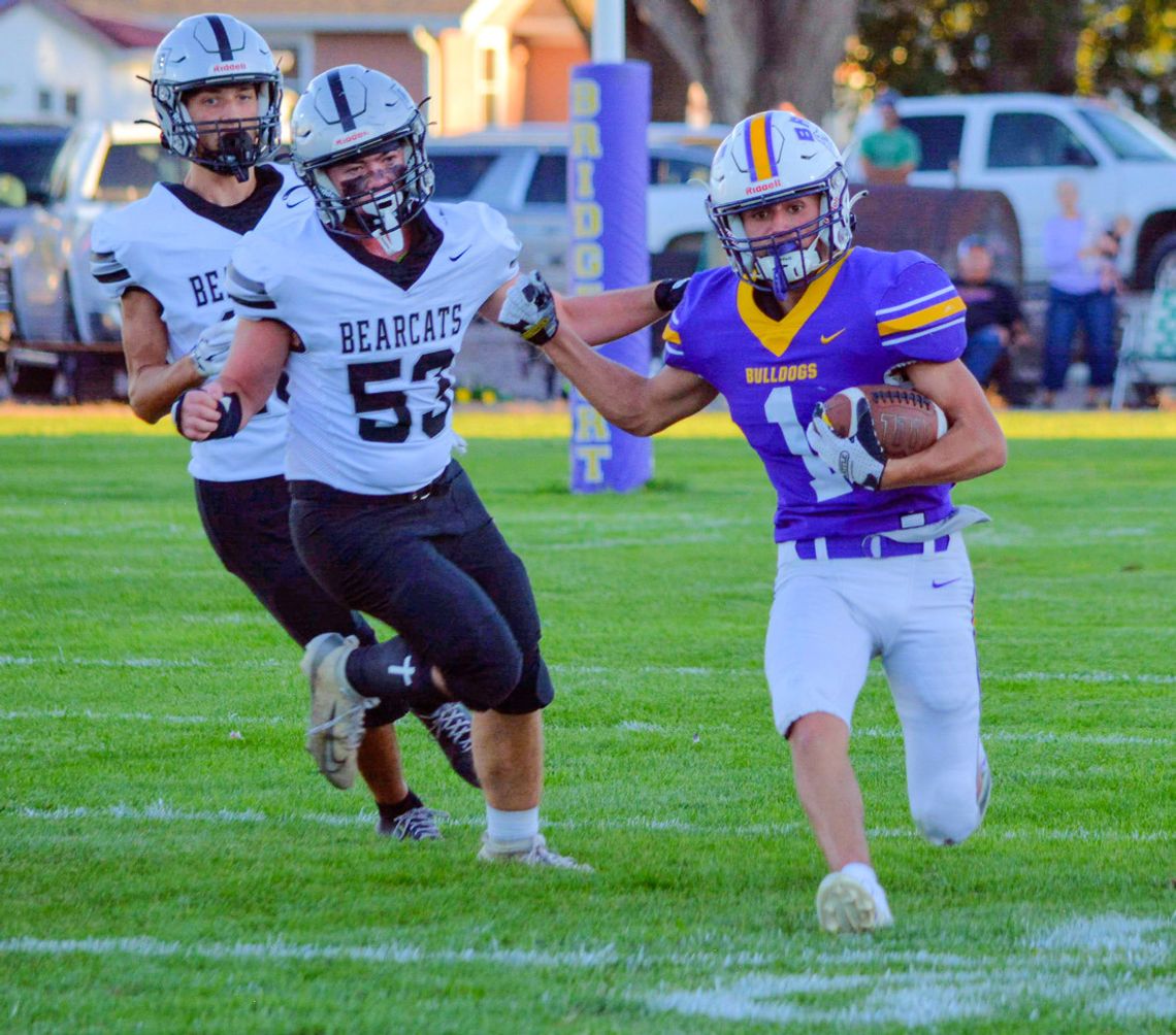 Bulldogs rally for homecoming win on the gridiron
