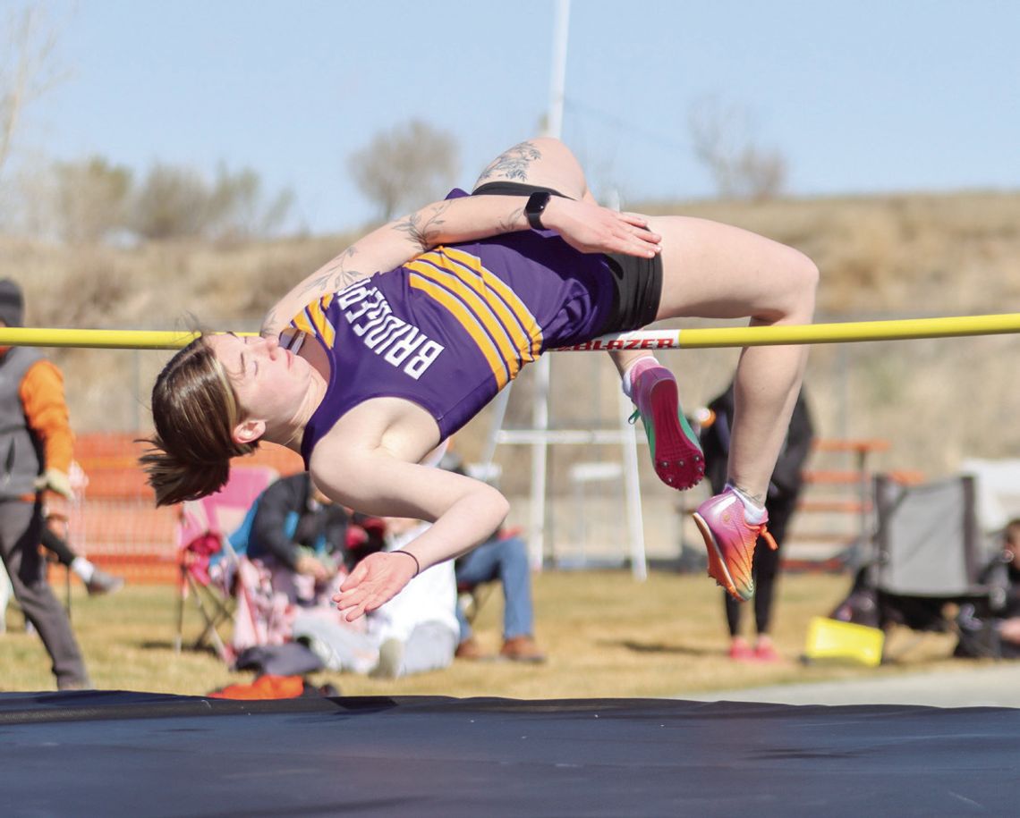 Bulldogs, Warriors excel at Bayard track and field meet