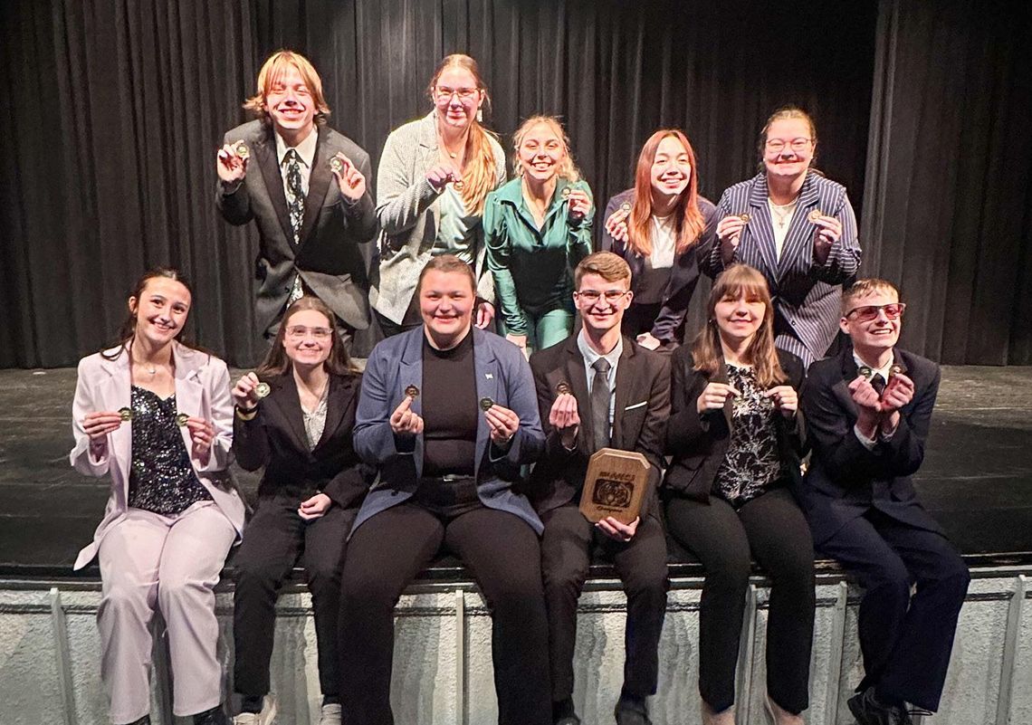 Final speech meet of the regular season brings in gold 