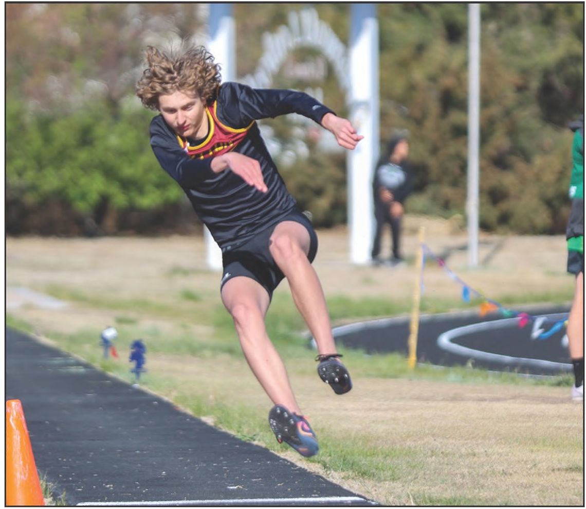 Leyton track team delivers strong performance at MAC meet