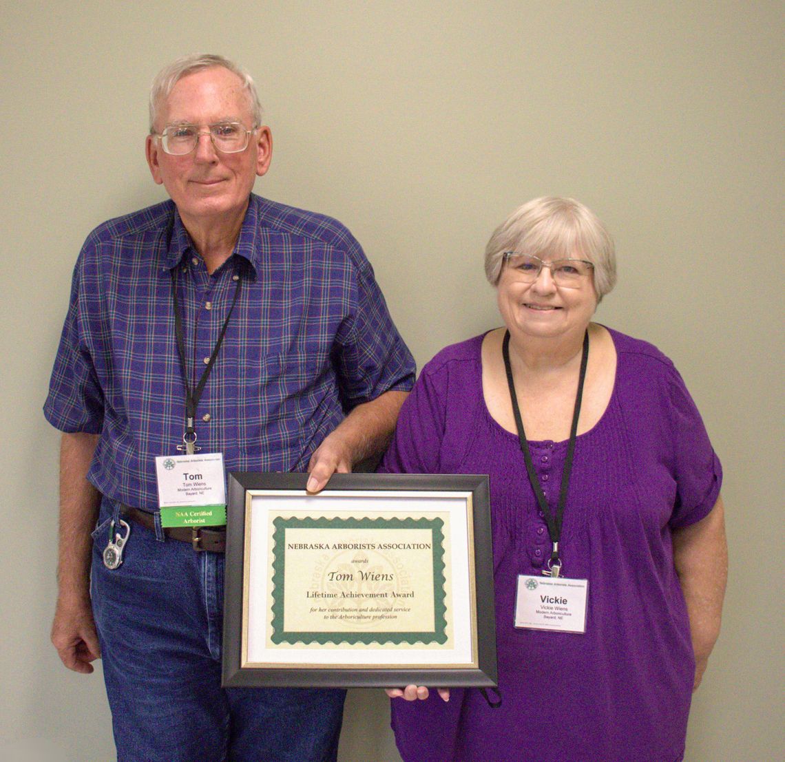 Tom Wiens receives NAA Lifetime Achievement Award at 2024 Field Day