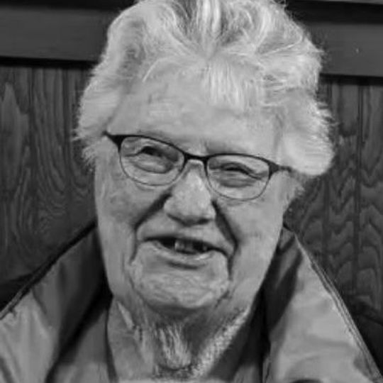 Lois LaRaine (Carson) Hampton, 90